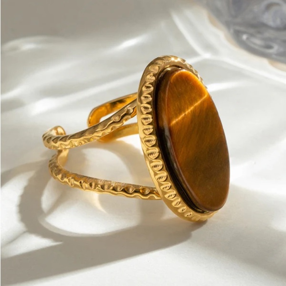 Elegant Gold and Brown Cocktail Ring